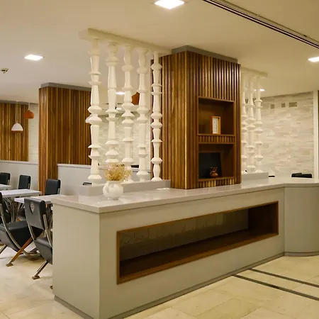 Hotel Ponta Delgada Otel