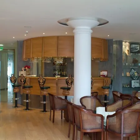 Hotel Ponta Delgada 3*