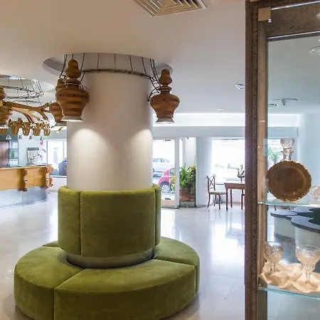 Hotel Ponta Delgada Otel 3*