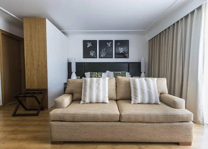 Отель Hotel Ponta Delgada