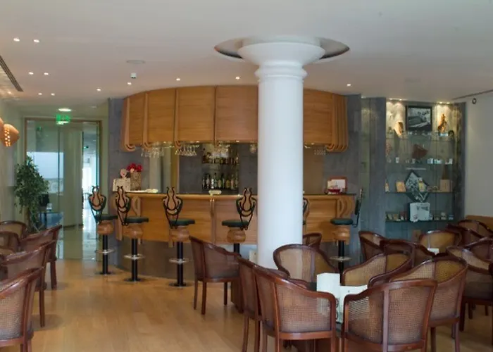 Hotel Ponta Delgada 3*