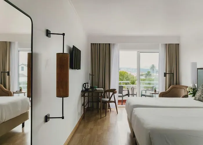 Hotel Ponta Delgada Отель 3*